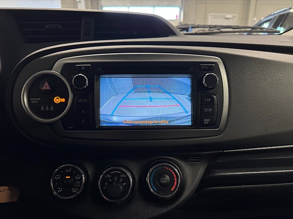 Toyota Yaris 12 of 16