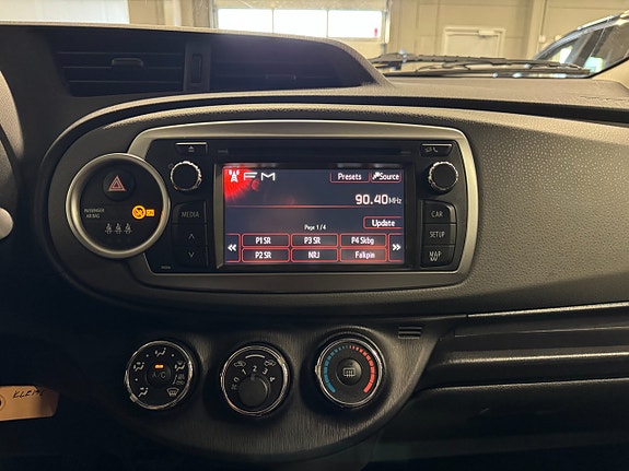 Toyota Yaris 11 of 16