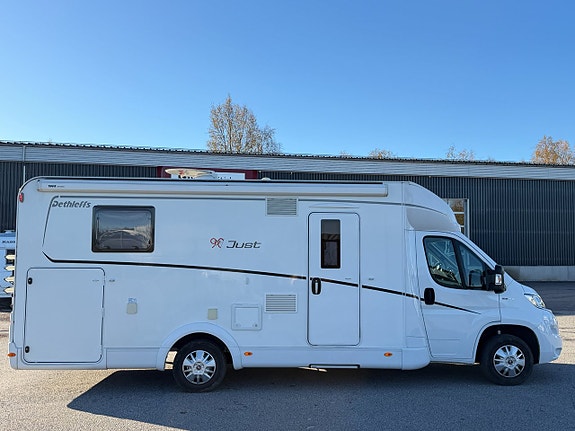Dethleffs Just 90 T7052 DBM - Queenbed - Nyservad - Taksäng - B-kort 3 of 21