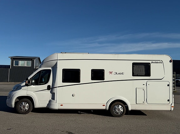 Dethleffs Just 90 T7052 DBM - Queenbed - Nyservad - Taksäng - B-kort 6 of 21