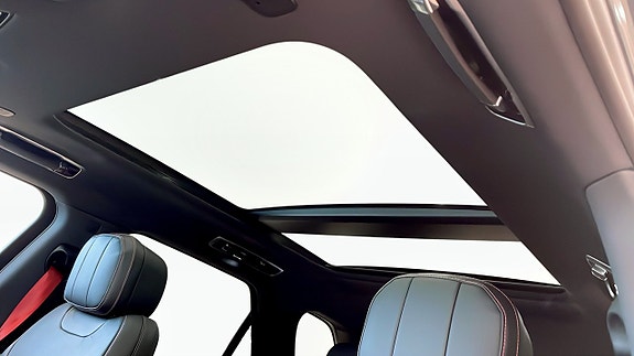 Land Rover Range Rover Sport 12 of 12