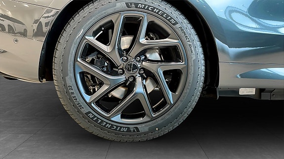 Land Rover Range Rover Sport 9 of 12