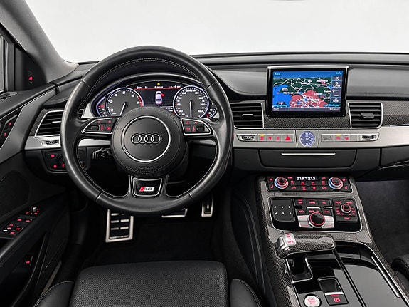 Audi A8 9 of 22