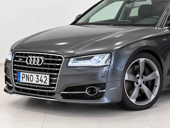 Audi A8 17 of 22