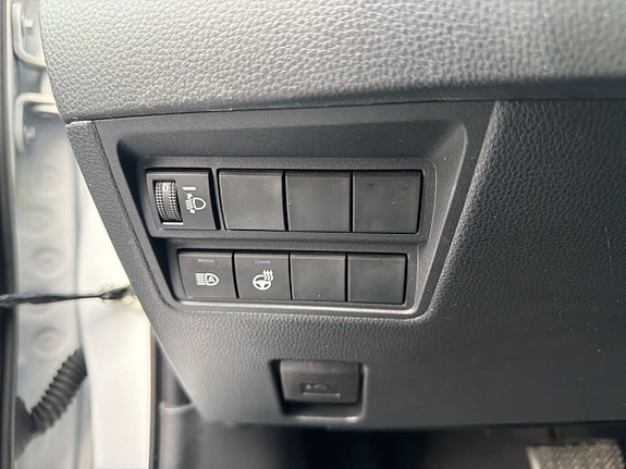 Toyota Yaris 11 of 13