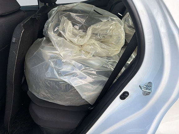 Toyota Yaris 9 of 13