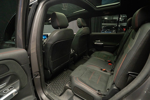 Mercedes-Benz EQB350 21 of 23