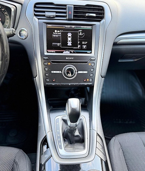 Ford Mondeo 12 of 19