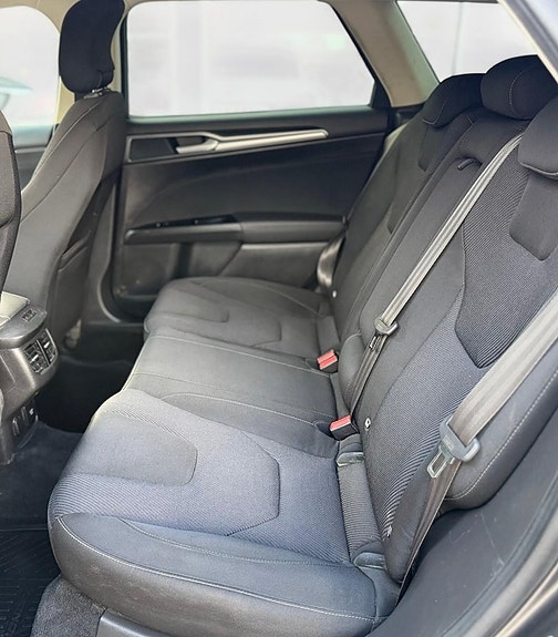 Ford Mondeo 15 of 19