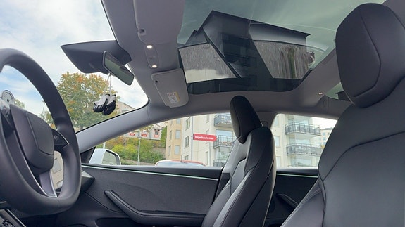 Tesla Model 3 3 of 6