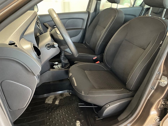 Dacia Logan 10 of 16