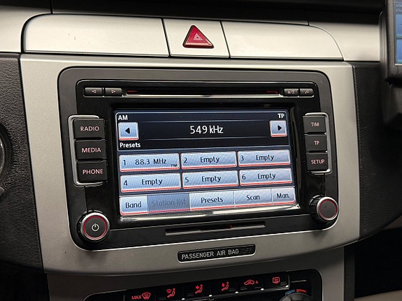Volkswagen Passat 17 of 20