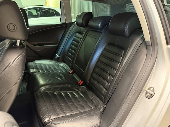 Volkswagen Passat 14 of 20