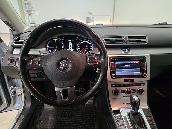 Volkswagen Passat Alltrack 5 of 18