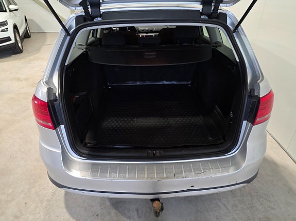 Volkswagen Passat Alltrack 10 of 18