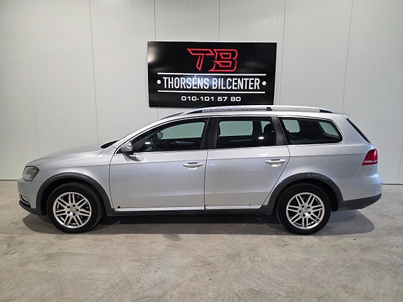 Volkswagen Passat Alltrack 2 of 18