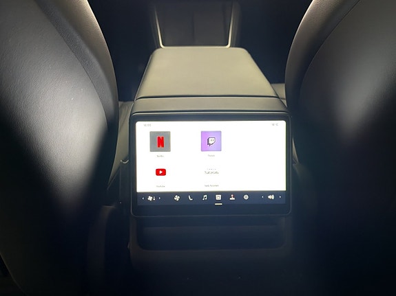 Tesla Model Y 30 of 30