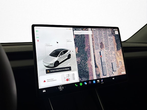 Tesla Model Y 22 of 30