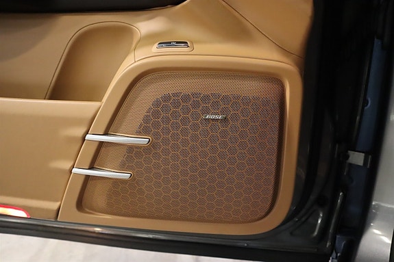 Porsche Cayenne S 17 of 22