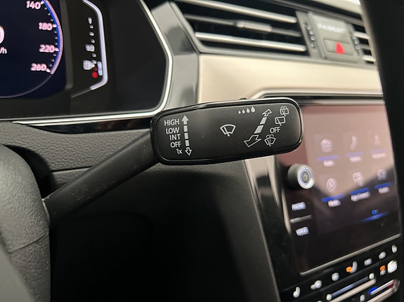 Volkswagen Passat Alltrack 26 of 30