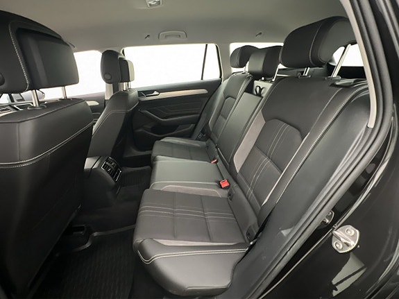 Volkswagen Passat Alltrack 23 of 30