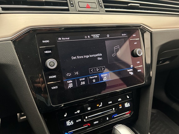 Volkswagen Passat Alltrack 16 of 30