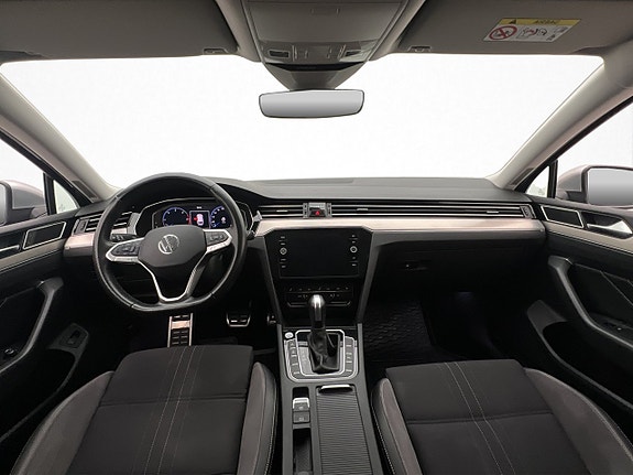 Volkswagen Passat Alltrack 10 of 30