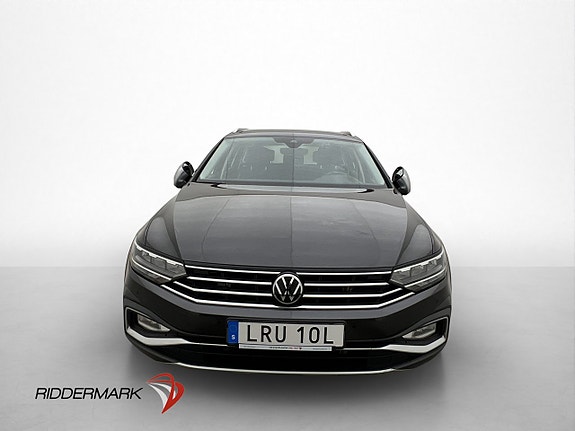 Volkswagen Passat Alltrack 2 of 30