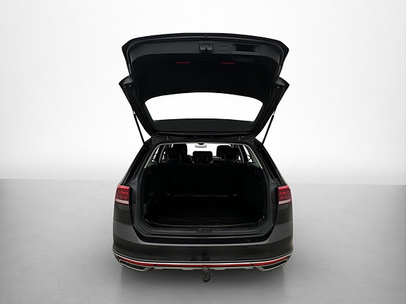Volkswagen Passat Alltrack 24 of 30