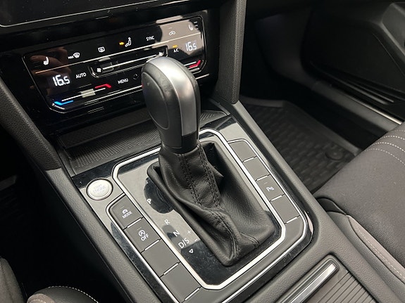 Volkswagen Passat Alltrack 20 of 30
