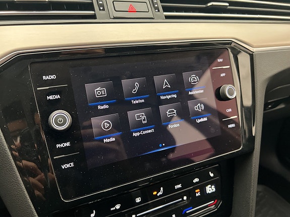 Volkswagen Passat Alltrack 17 of 30