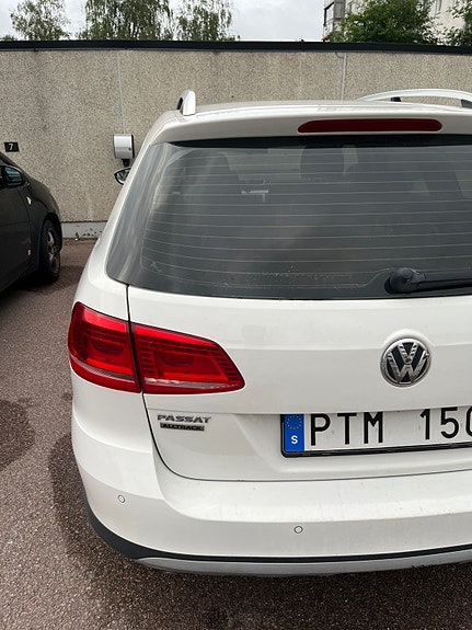 Volkswagen Passat Alltrack 5 of 8