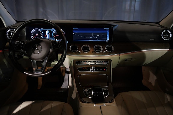 Mercedes-Benz E400 10 of 23