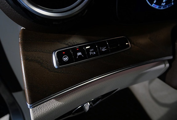 Mercedes-Benz E400 17 of 23