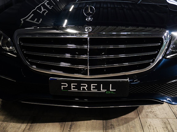 Mercedes-Benz E400 23 of 23