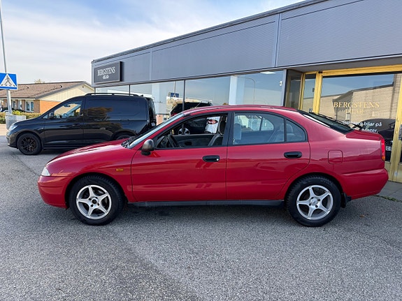 Mitsubishi Carisma 2 of 21