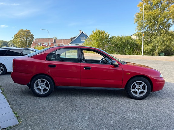 Mitsubishi Carisma 6 of 21