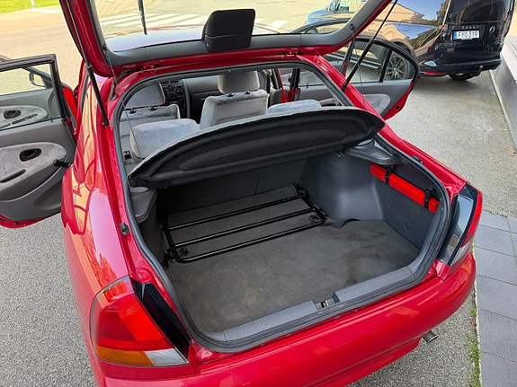 Mitsubishi Carisma 17 of 21