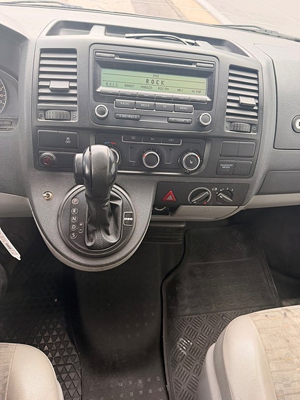 Volkswagen Transporter 14 of 16