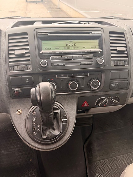 Volkswagen Transporter 13 of 16
