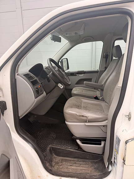Volkswagen Transporter 10 of 16