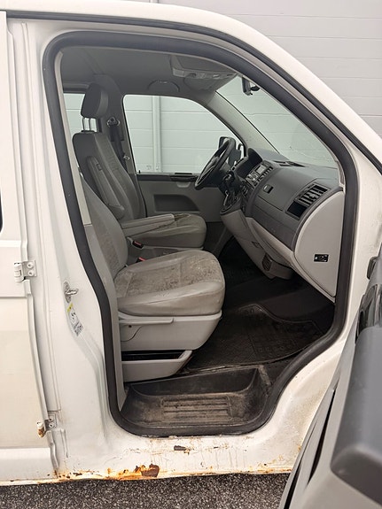 Volkswagen Transporter 9 of 16