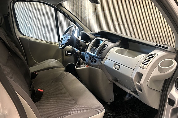 Opel Vivaro 6 of 8