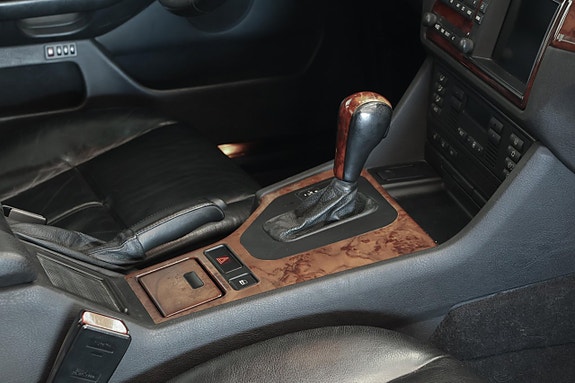 BMW 540i 9 of 13