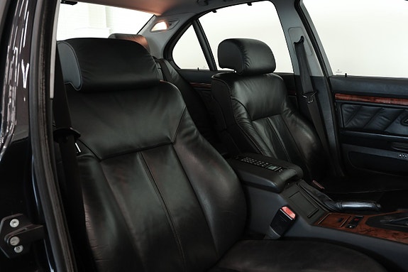 BMW 540i 7 of 13