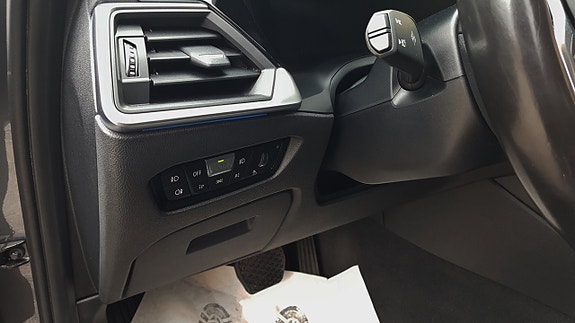 BMW 330e 27 of 29