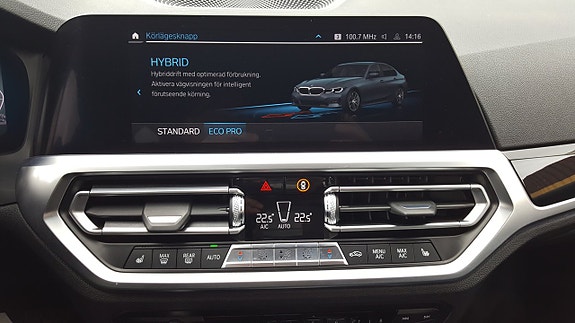 BMW 330e 20 of 29