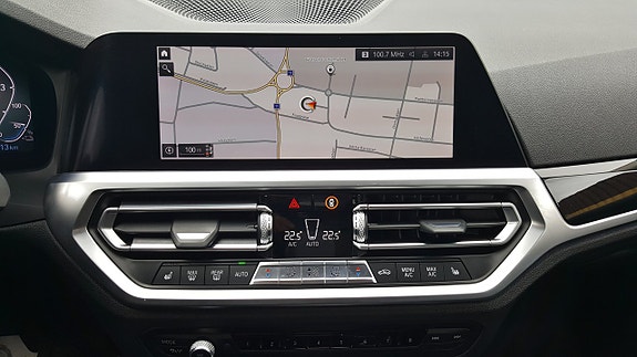 BMW 330e 15 of 29