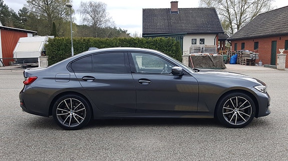 BMW 330e 8 of 29