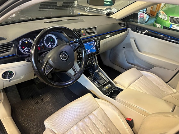 Skoda Superb 8 of 11